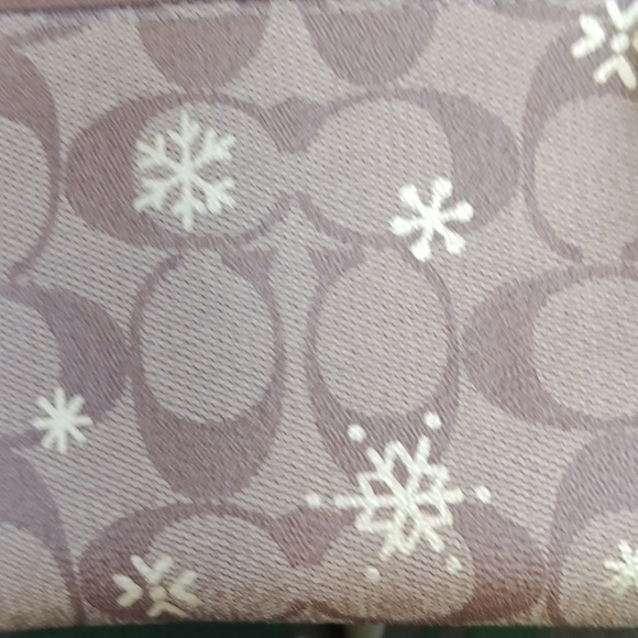Coach wristlets snowflakes ❄️❄️❄️ - Picture 7 of 10